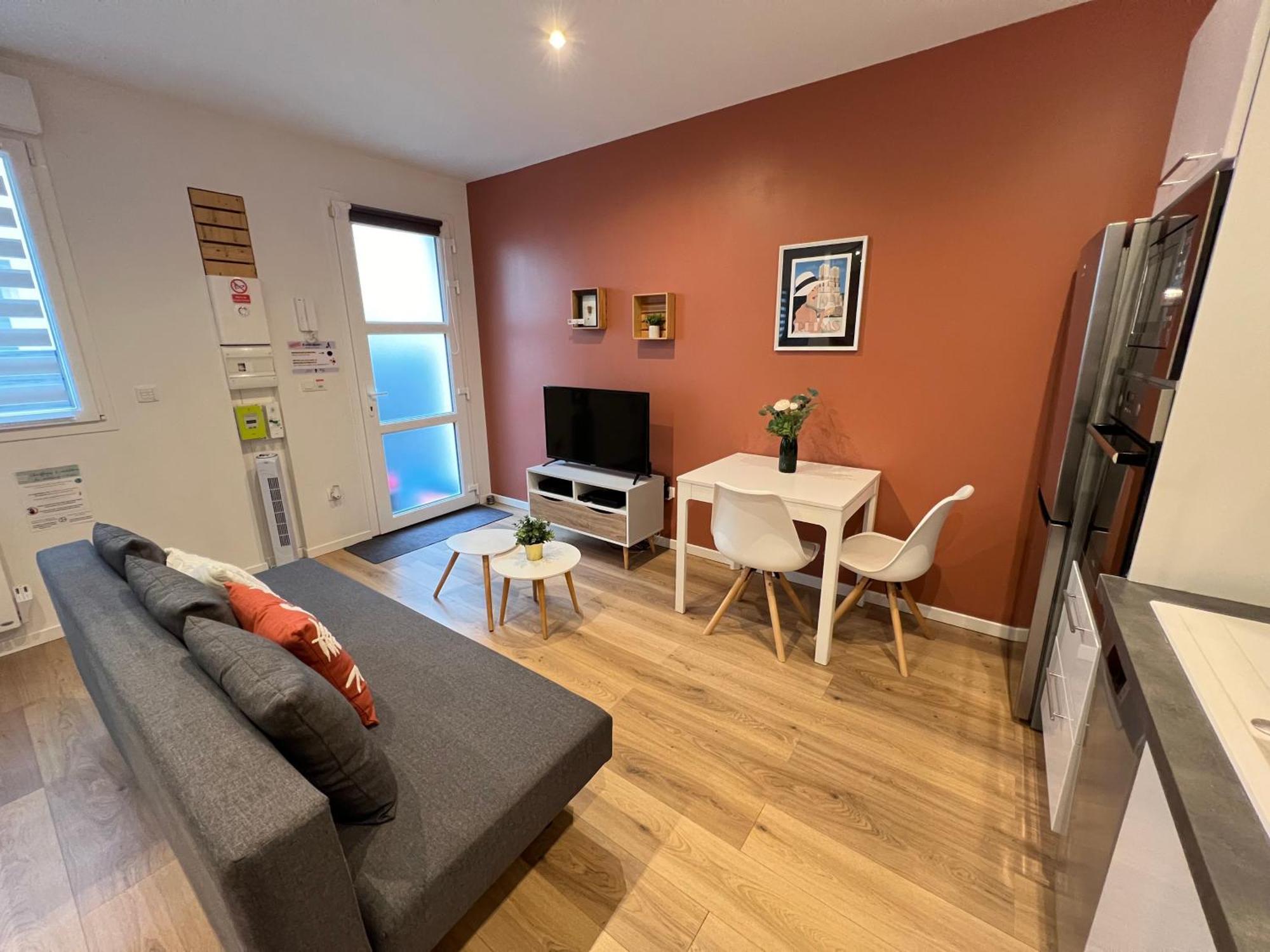 Le Remois - Charmant T2 - Renove - Parking - Cour Privative - Wifi Reims Exterior foto